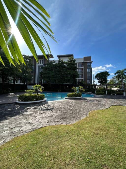 Modern Oasis: Pool + Netflix Daire Manila Dış mekan fotoğraf